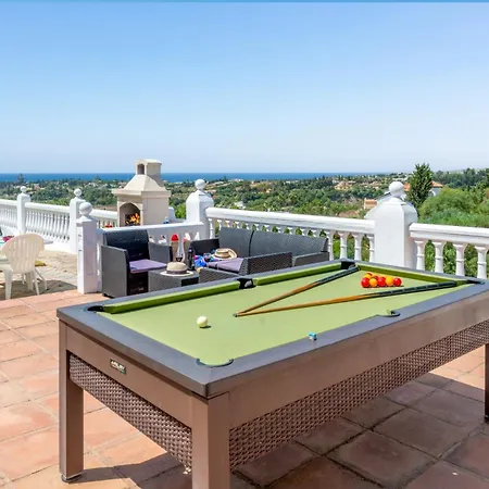 Holivista Elegant 4-bedroom Spanish In Villa *
